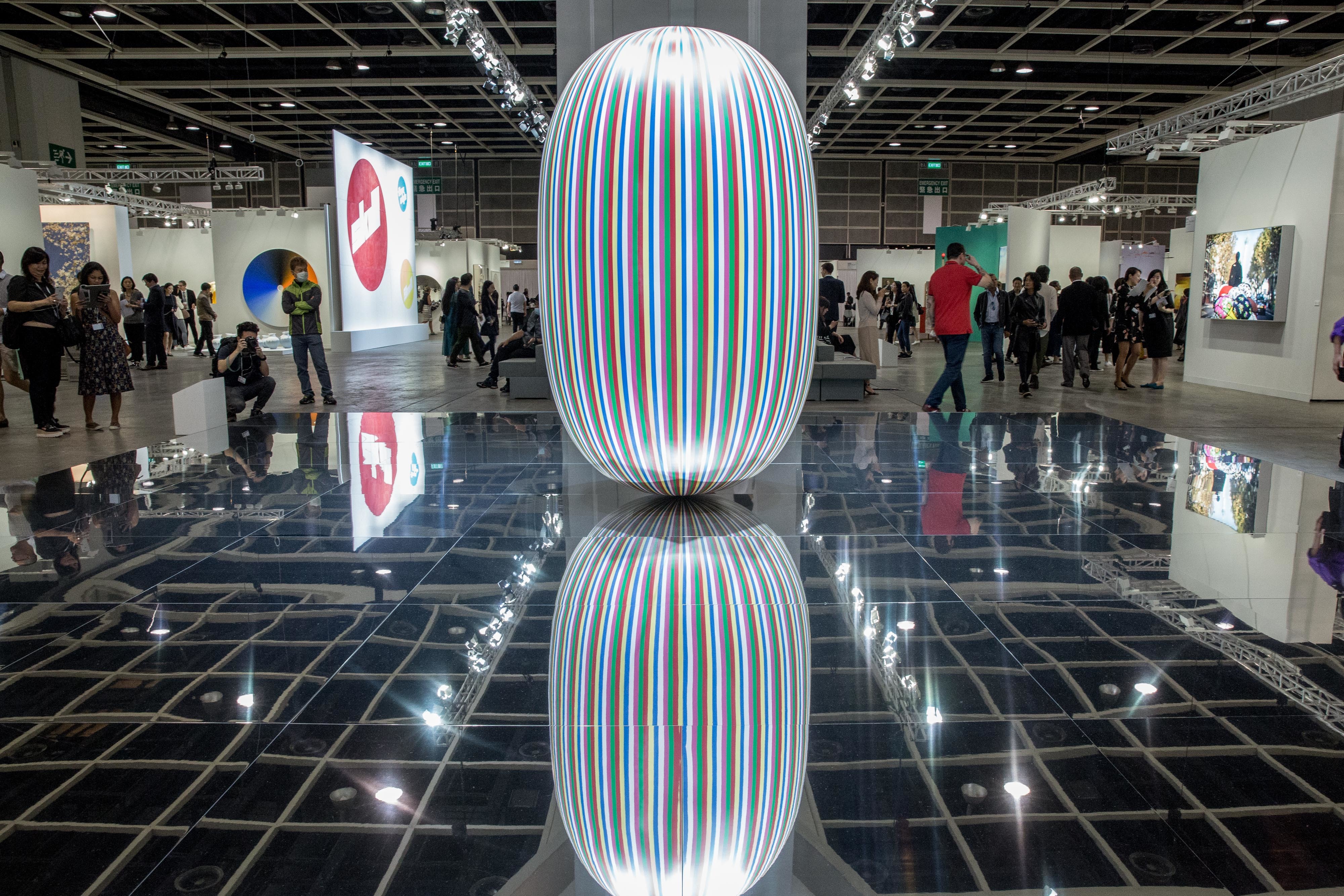 「第5回アート・バーゼル香港」(2017)の様子  (c)Art Basel