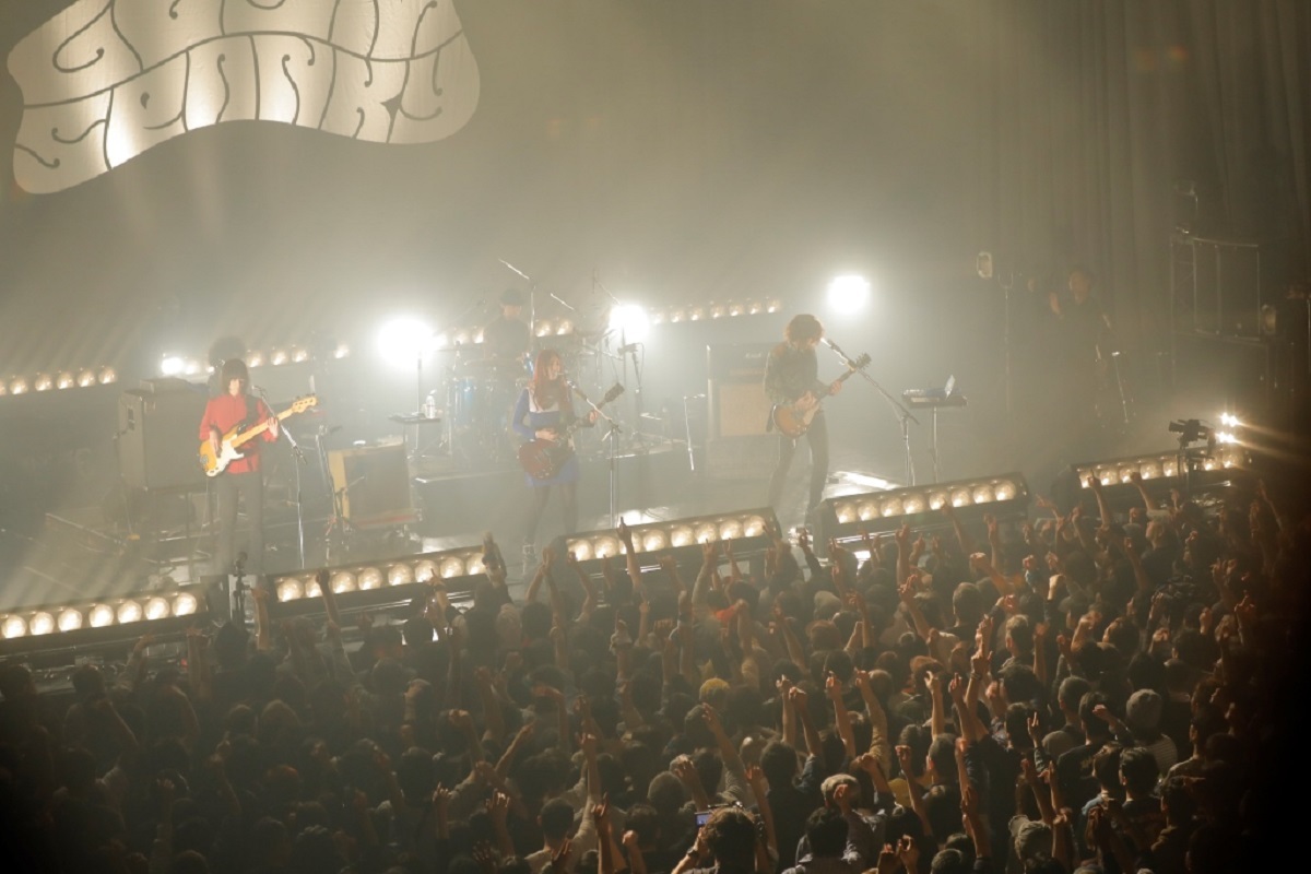 GLIM SPANKY　Photo by KAMIIISAKA HAJIME