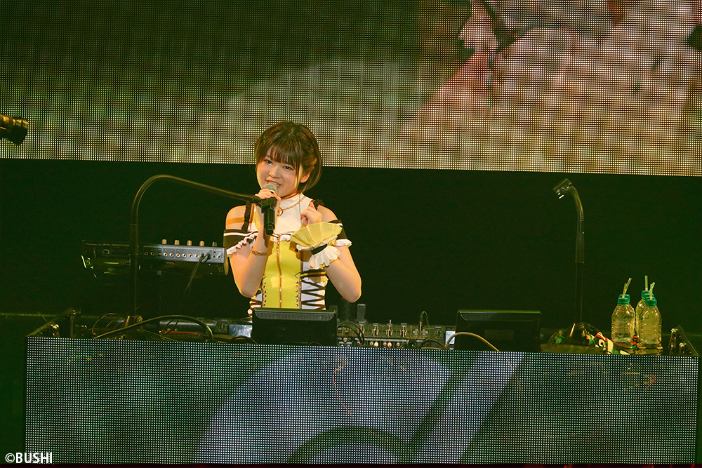 Happy Around! （c）bushiroad All Rights Reserved.　Photo：福岡 諒祠