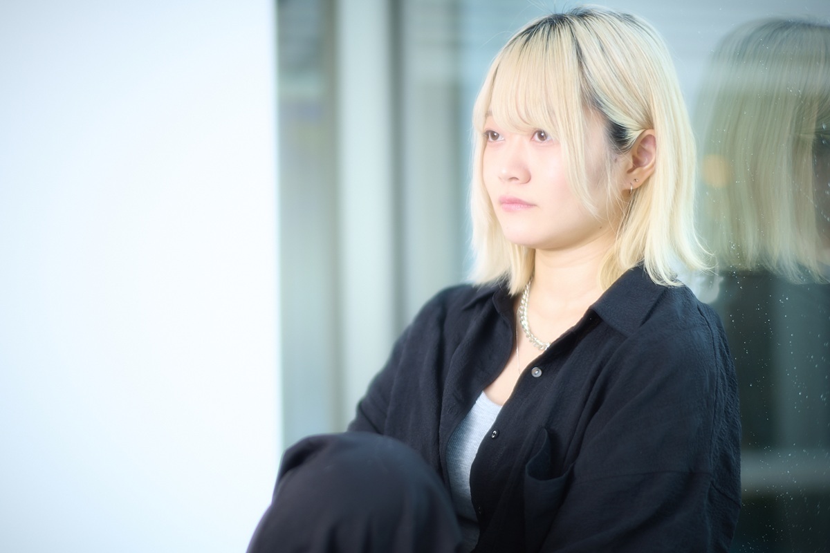 岡田 安未 (Gt,Cho)