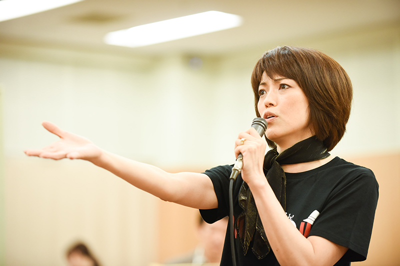 『End of the RAINBOW』稽古場より　彩吹真央（photo:原地達浩）