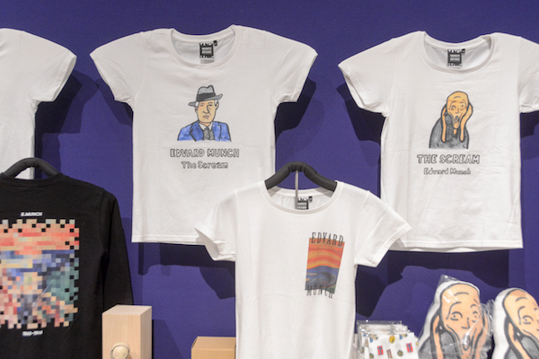 BEAMSとのコラボTシャツなど展覧会オリジナルグッズも充実 （※グッズは数量限定のため、売り切れの場合あり）