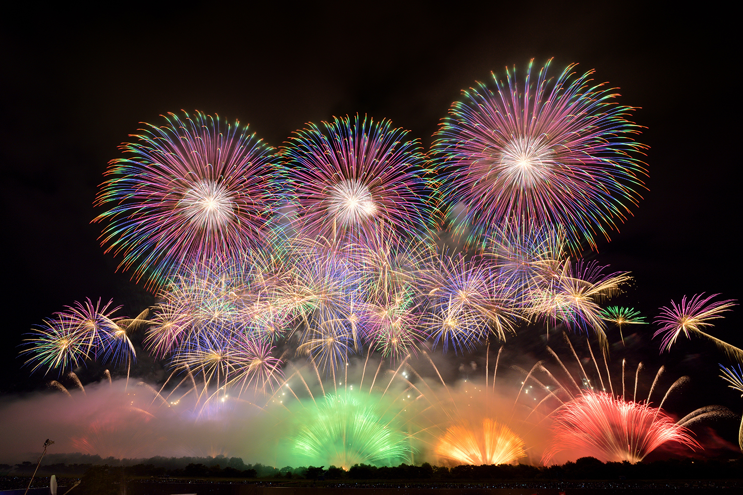 絶対に見ておきたい花火 と言われる理由とは 全国トップクラスの花火師が競い合う赤川花火 Spice エンタメ特化型情報メディア スパイス