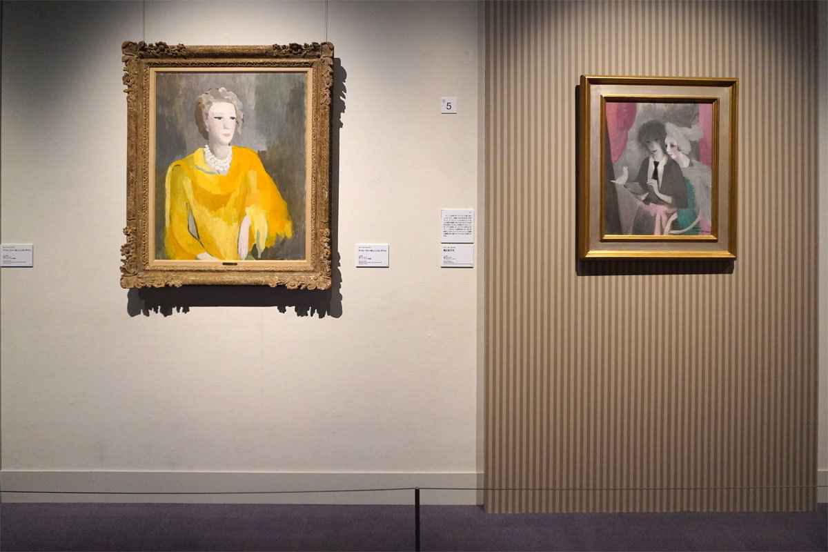 左：マリー・ローランサン《アンドレ・グルー夫人（二コル・ポワレ）》1937年　油彩/キャンヴァス　マリー・ローランサン美術館 (C) Musée Marie Laurencin 右：マリー・ローランサン 《鳩と女たち（マリー・ローランサンとニコル・グルー）》 1919年　油彩/キャンヴァス　ポンピドゥー・センター所蔵、パリ装飾美術館に寄託