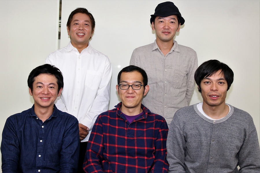 （左下から）永野宗典、上田誠、石田剛太、左上から諏訪雅、土佐和成