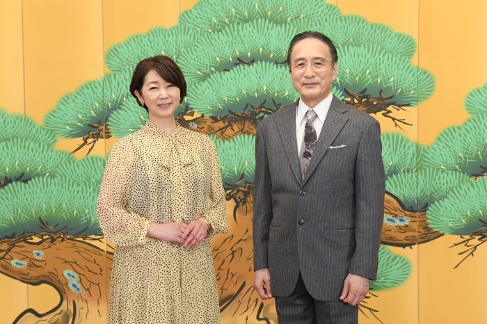 『歌舞伎家話』第13回より　（右から）片岡仁左衛門、中井美穂