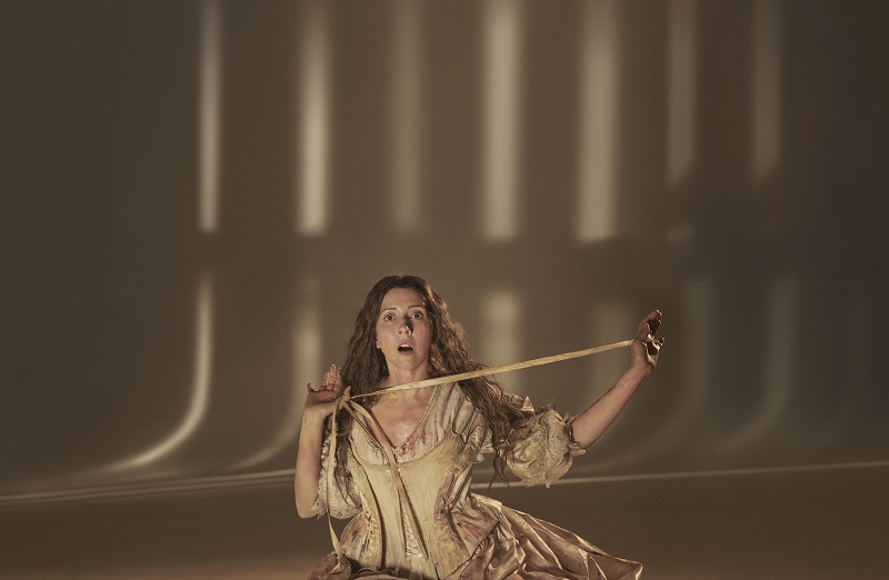 『清教徒』 　　　　　　　(C)Paola Kudacki／Metropolitan Opera
