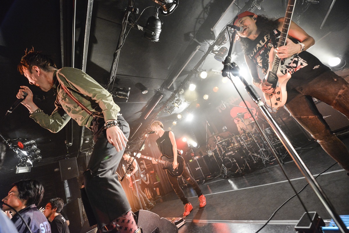 TOTALFAT Photo by Azusa Takada
