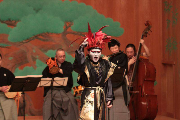 狂言「幽玄悪魔(2015)」舞台写真より