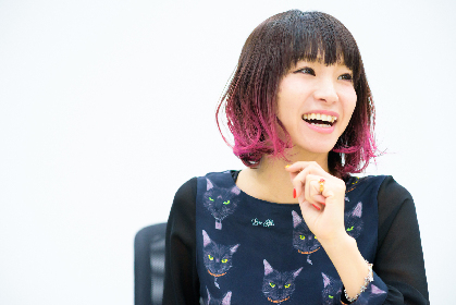 LiSA ライヴで完全燃焼できる最新作『LUCKY Hi FiVE!』に詰まっ