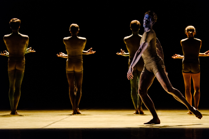 『GRAND MIROIR』マチュー・ガニオ　photo Agathe Poupeney OPÉRA NATIONAL DE PARIS