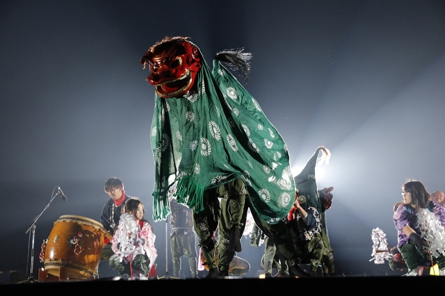 『ももクロ春の一大事2017 in 富士見市〜笑顔のチカラつなげるオモイ〜』1日目 獅子舞 Photo by HAJIME KAMIIISAKA+Z