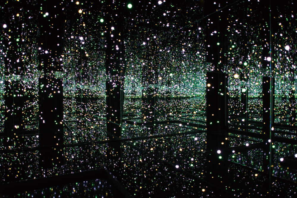 《生命の輝きに満ちて》Courtesy of Ota Fine Arts, Tokyo/Singapore; Victoria Miro Gallery, London; David Zwirner, New York ©YAYOI KUSAMA