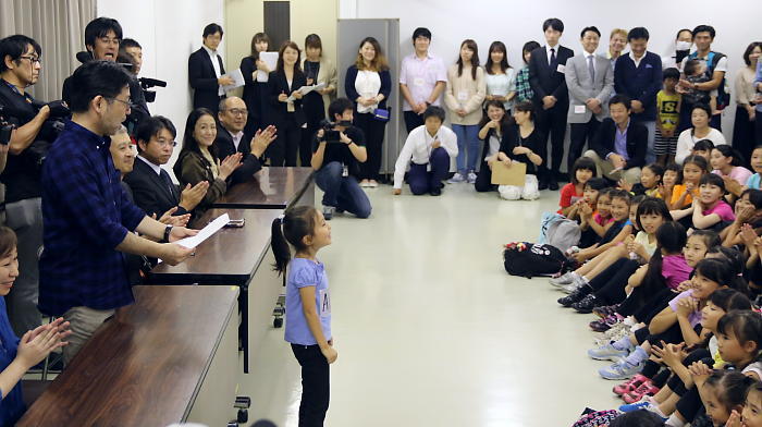 モリー役の子が歓喜のあまり山田氏の前に出てきてしまった（笑）