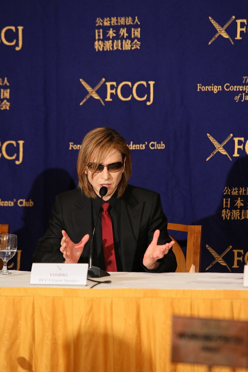 YOSHIKI