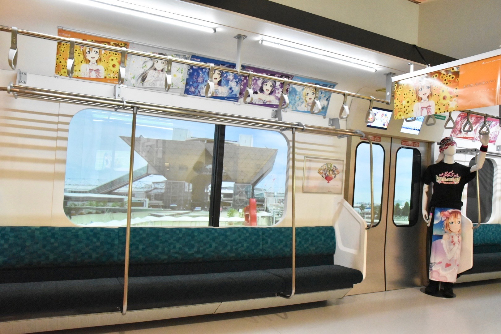 電車と『ラブライブ！』展示風景