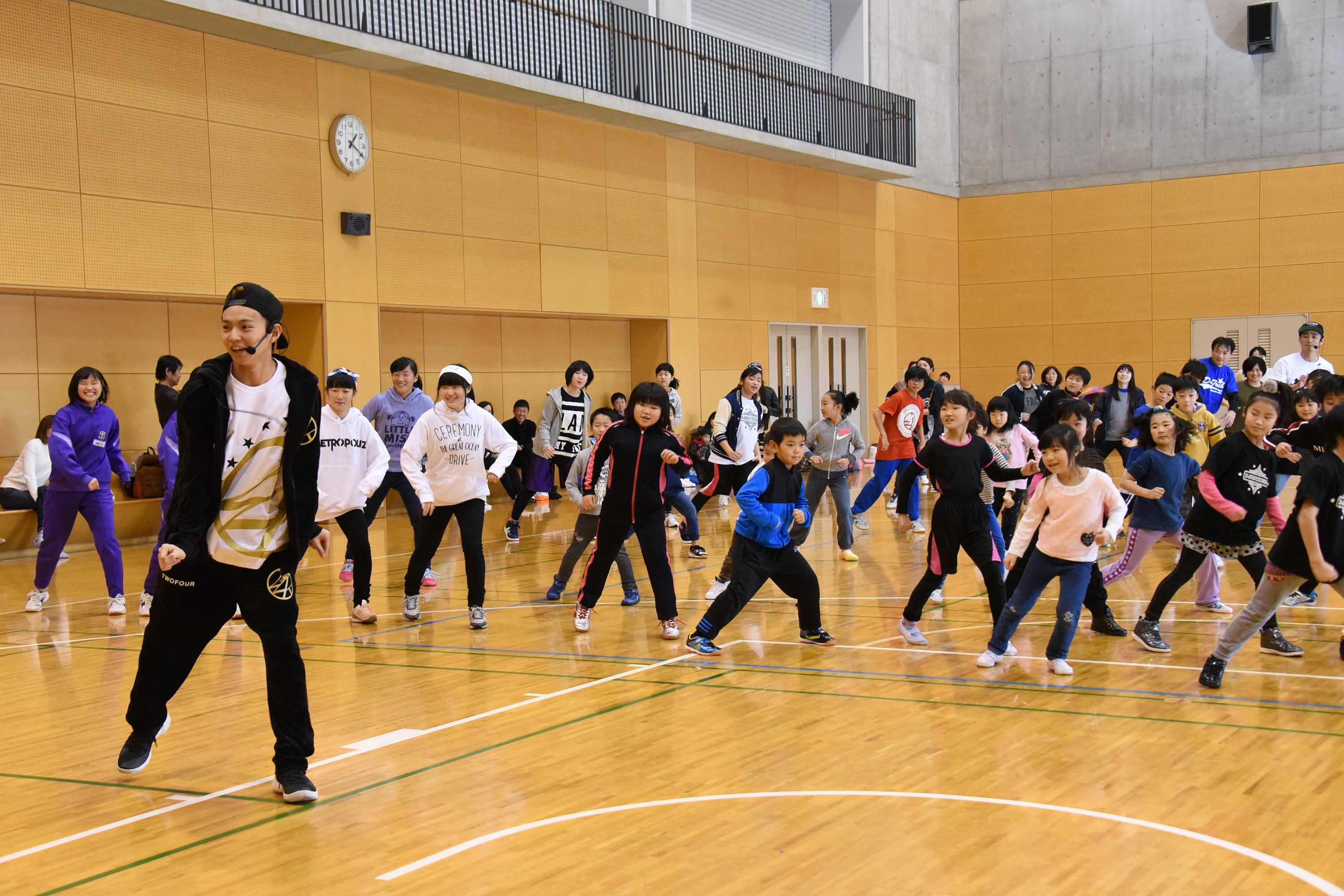 Exile佐藤大樹がサプライズで子どもたちにダンスを指導 夢の課外授業スペシャルin猪苗代 が福島で開催 Spice エンタメ特化型情報メディア スパイス
