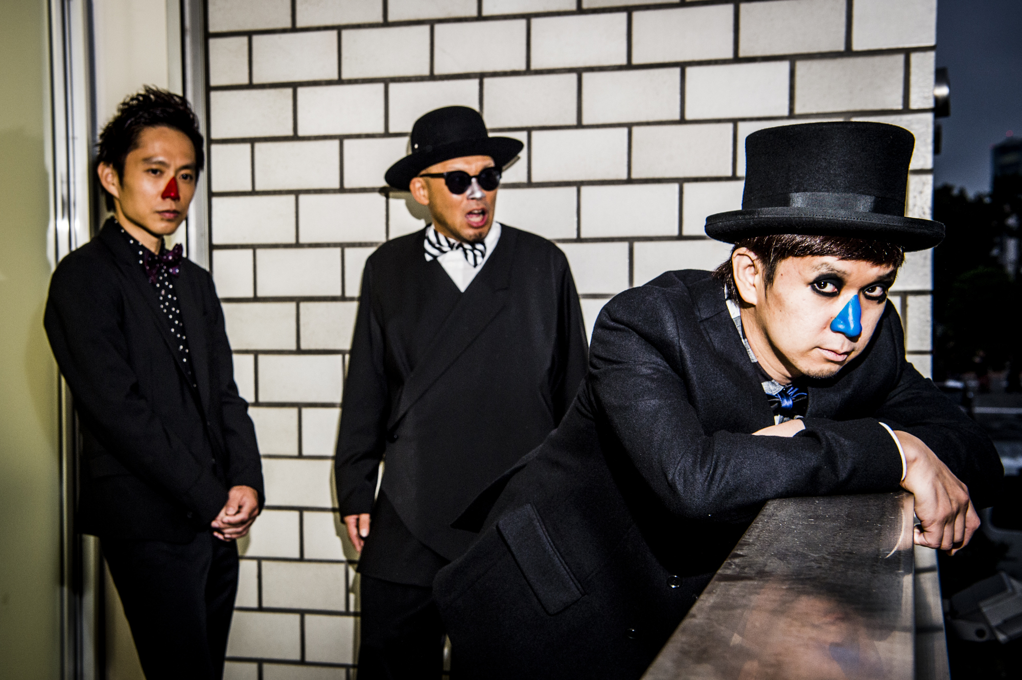 H ZETTRIO