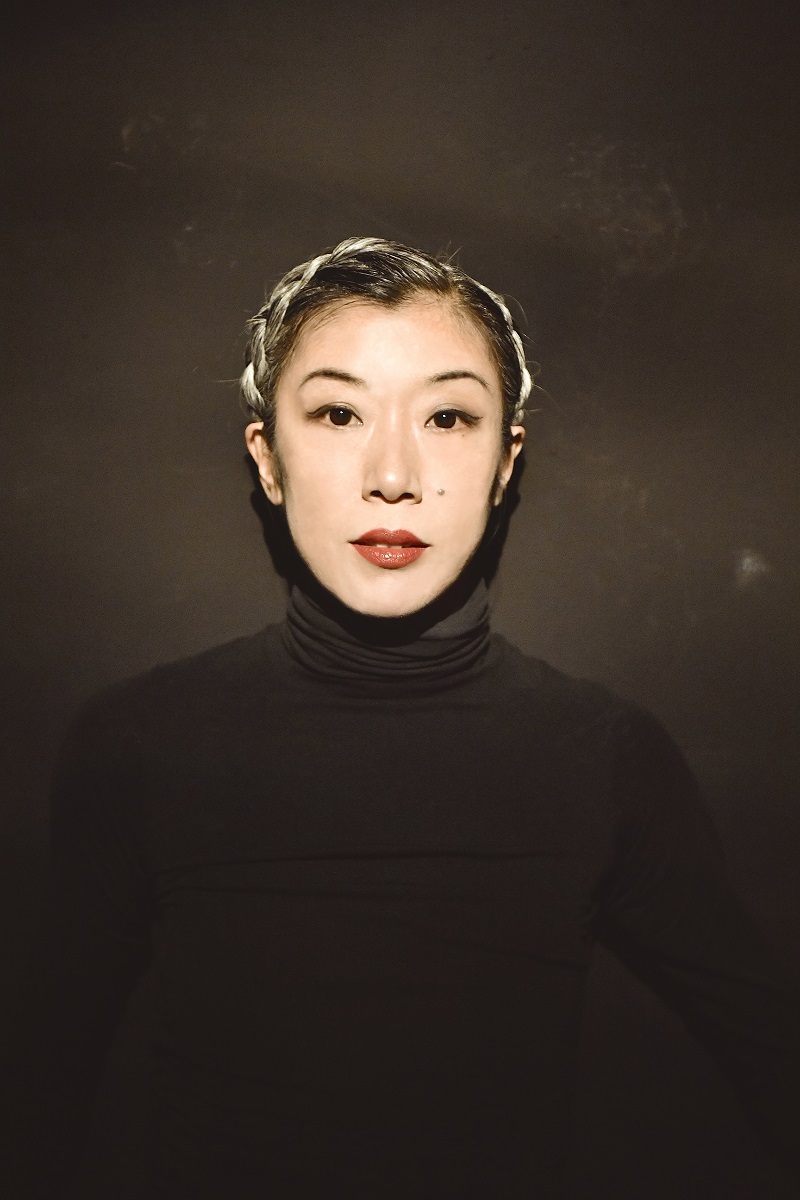 佐東利穂子                 photo by Akihito Abe