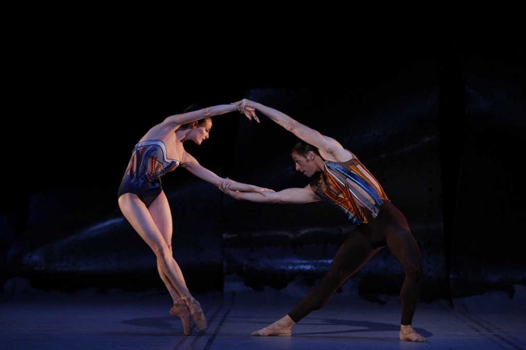 『DGV　Danse à Grande Vitesse ©』 (C)Amber Scott and Ty King-Wall, The Australian Ballet. Photography Jeff Busby