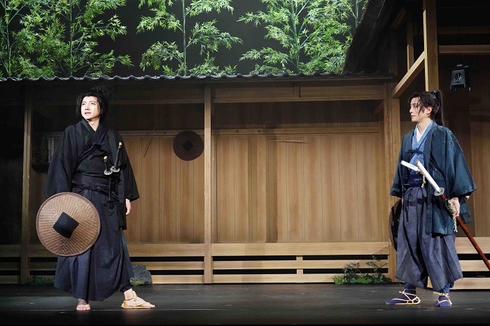 左より　藤原竜也(宮本武蔵役)、溝端淳平(佐々木小次郎役)