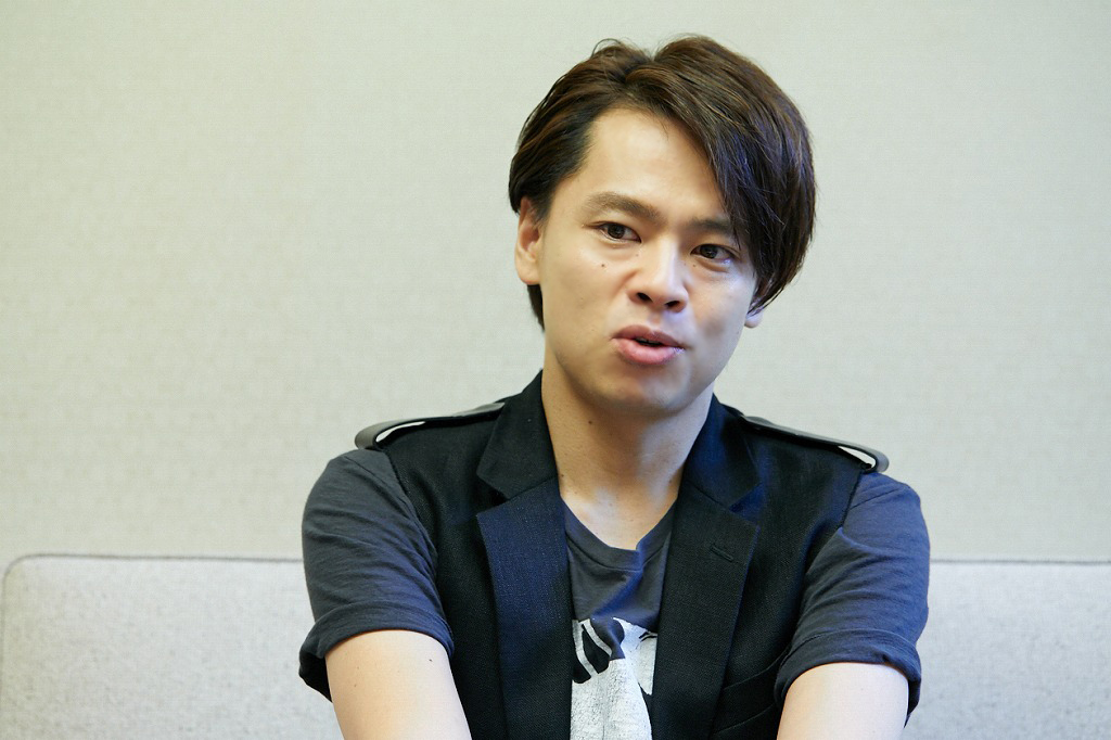 中川晃教 撮影＝岩間辰徳