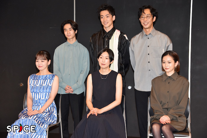 前田敦子、江口のりこ、伊原六花（前列右から）、北村有起哉、大東駿介、前田旺志郎（後列右から）