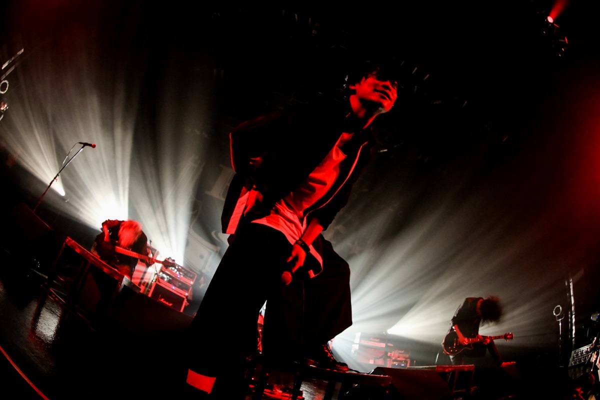 THE ORAL CIGARETTES photo＝Viola Kam (V’z Twinkle Photography)