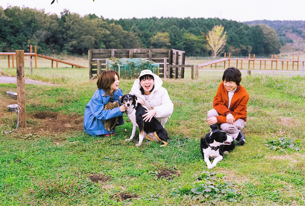 Shishamo 新曲 明日の夜は何が食べたい 配信開始 ミュージックビデオのプレミア公開 メンバー出演の生配信も決定 Spice エンタメ特化型情報メディア スパイス