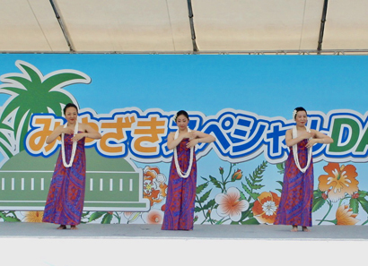 「うめっちゃが広場」ではステージイベントが楽しめる
