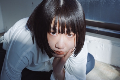 徳永由希、アルバム『全ての地獄を搔き集めて』のオフィシャルインタビューが到着