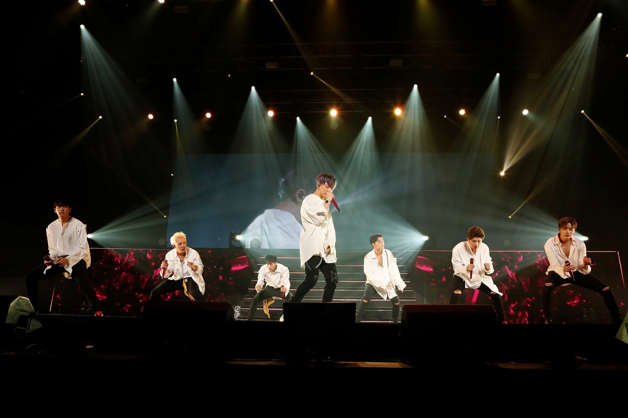 iKON 2年ぶり日本武道館公演2daysで26,000人熱狂、年末の京セラ