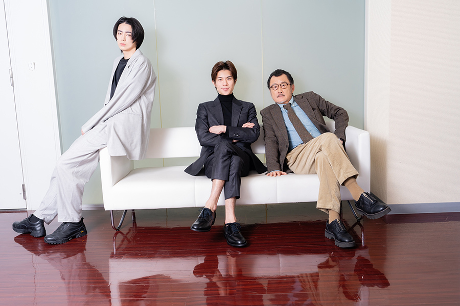 （左から）豊田裕大、柿澤勇人、吉田鋼太郎