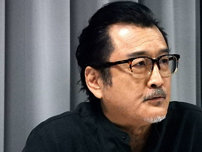 吉田鋼太郎