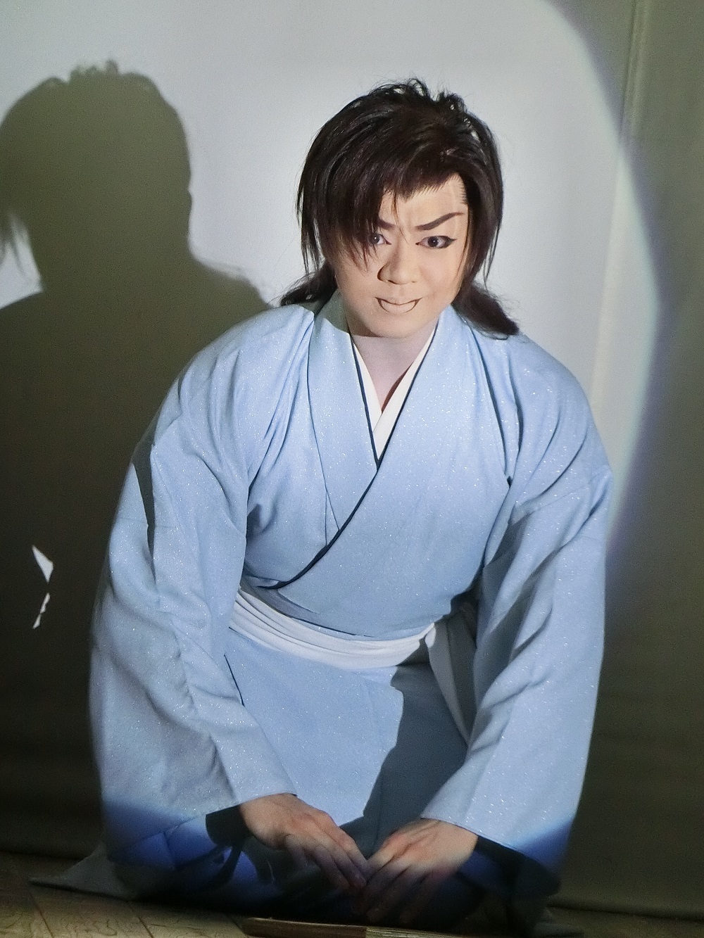 若座長・龍錦さん。新座長の弟。真面目で優しい人柄が芸にも現れる。