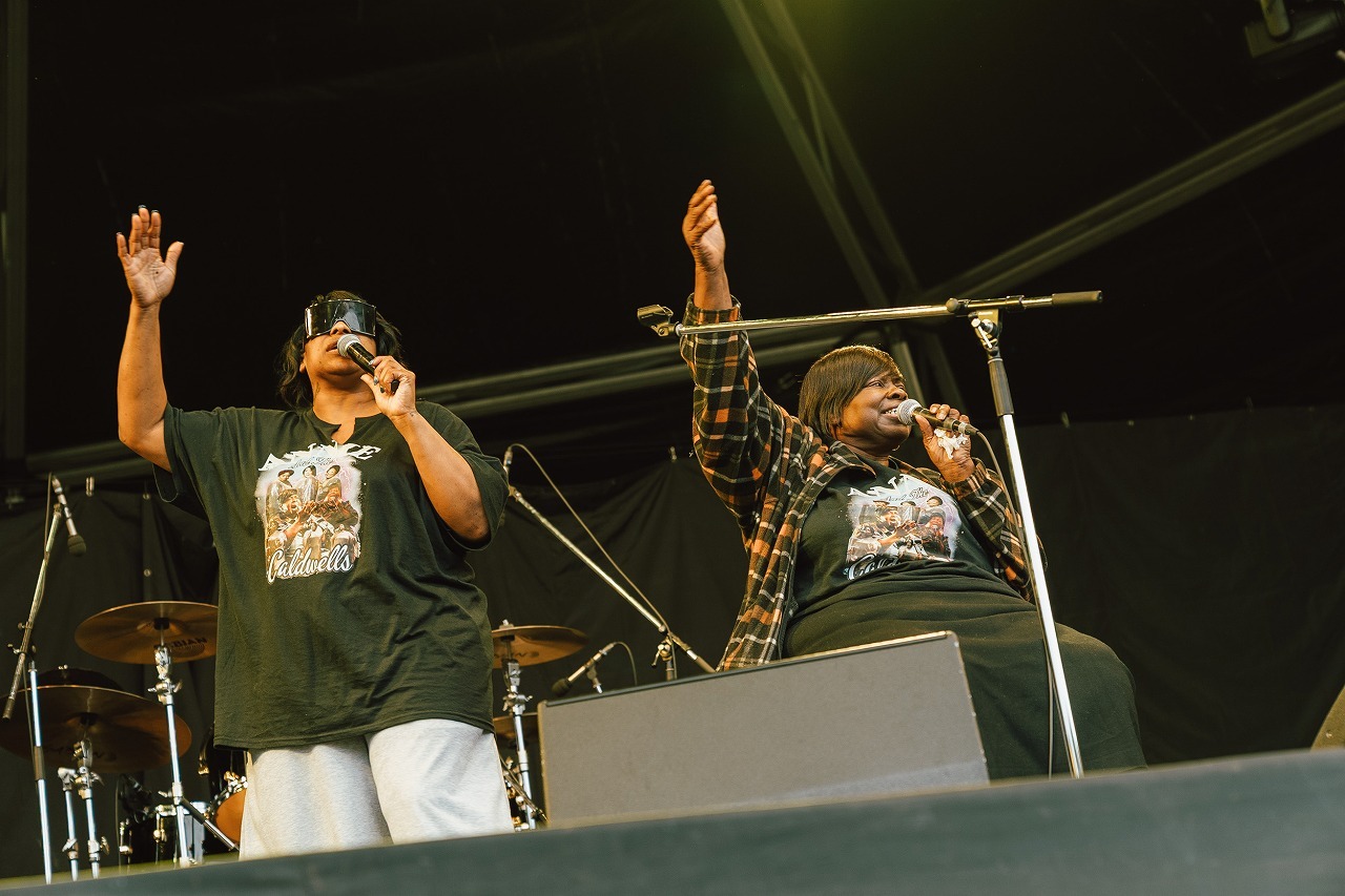 ANNIE & THE CALDWELLS　Ⓒ Taio Konishi