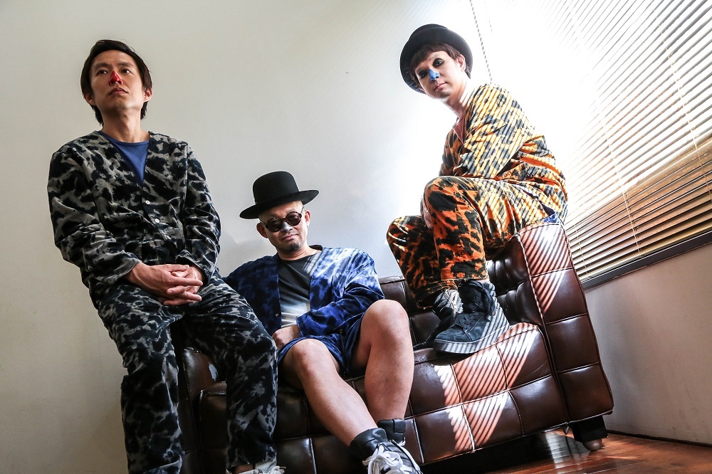 H ZETTRIO