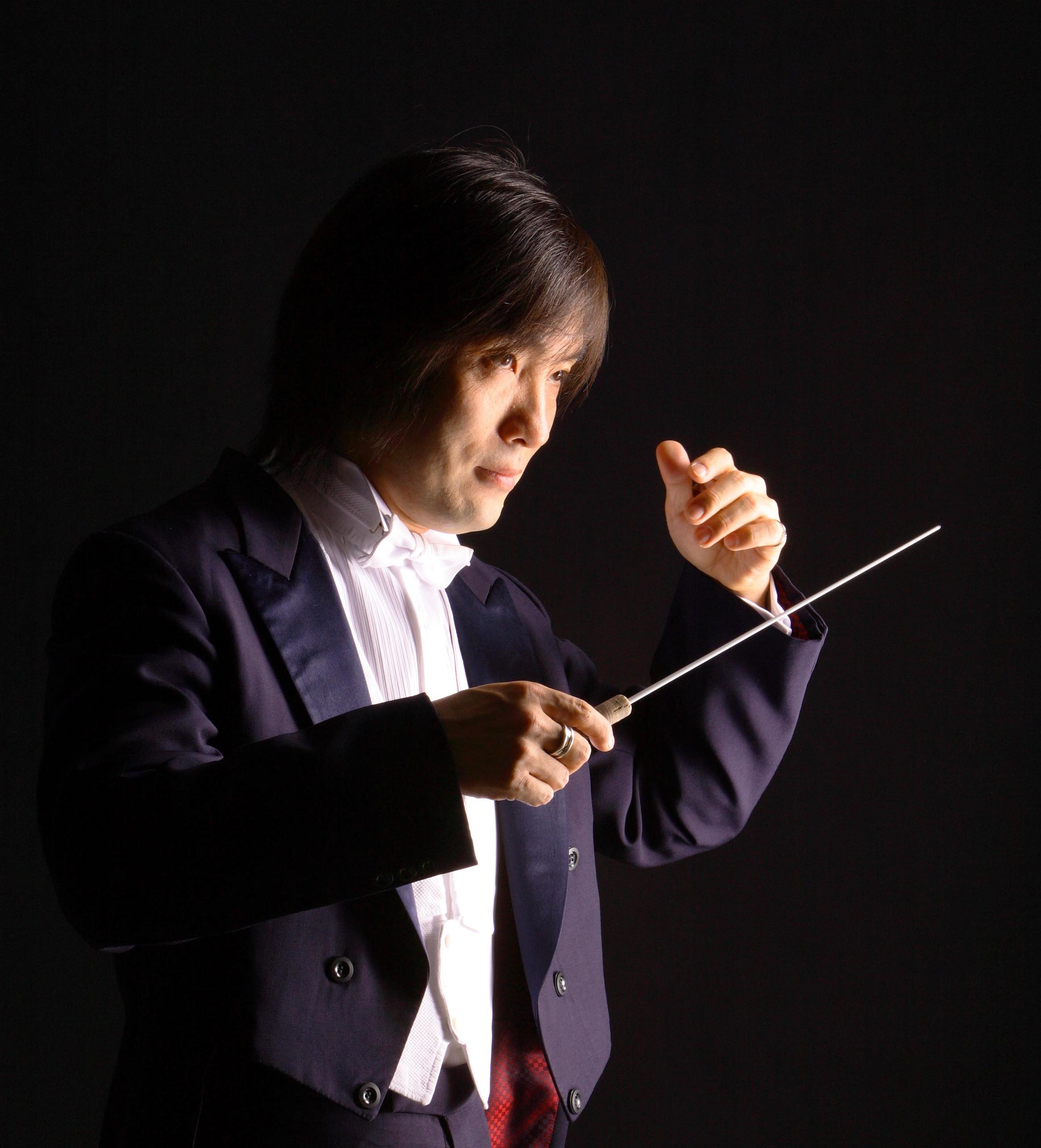 8月にはポポーフの日本初演を大成功に導いた飯森範親
