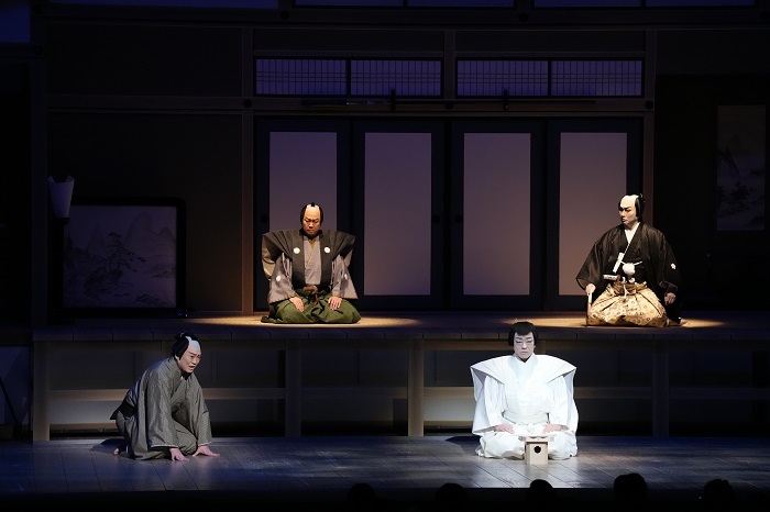 昼の部『荒川十太夫』（左より）荒川十太夫=尾上松緑、杉田五左衛門=中村吉之丞、堀部安兵衛=市川中車、松平隠岐守定直=坂東亀蔵 ／(C)松竹