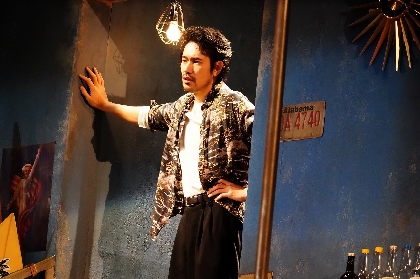 松山ケンイチ主演の舞台『hana-1970、コザが燃えた日-』が開幕　沖縄本土復帰50周年の節目だからこそ考えたい、ある“家族”の物語