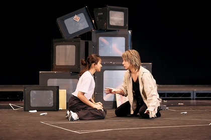デヴィッド・ボウイが最期に遺したかったメッセージとは――松岡充主演、ミュージカル『LAZARUS』稽古場レポートが到着