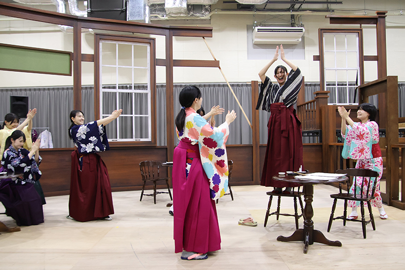 悪童会議 第三回公演『見よ、飛行機の高く飛べるを』稽古場より