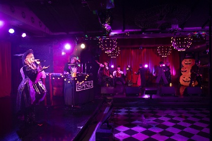GARNiDELiA ハロウィンパーティー ブロマイド 生写真 VAMPSハロウィン幕張ラストで「SCREAM」 - 音楽ナタリー