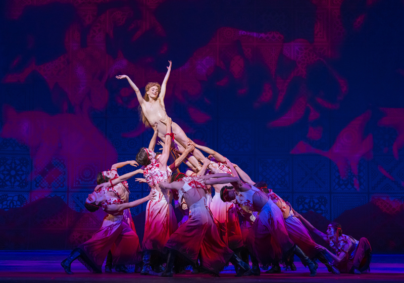 Anna Rose O'Sullivan as Gertrudis and artists of The Royal Ballet in Like Water for Chocolate, The Royal Ballet　 ©2022 ROH. Photograph by Tristram Kenton