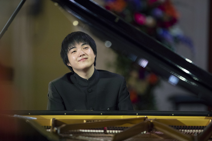 藤田真央 in 第16回チャイコフスキー国際コンクール  (C) Evgeny Evtykhov