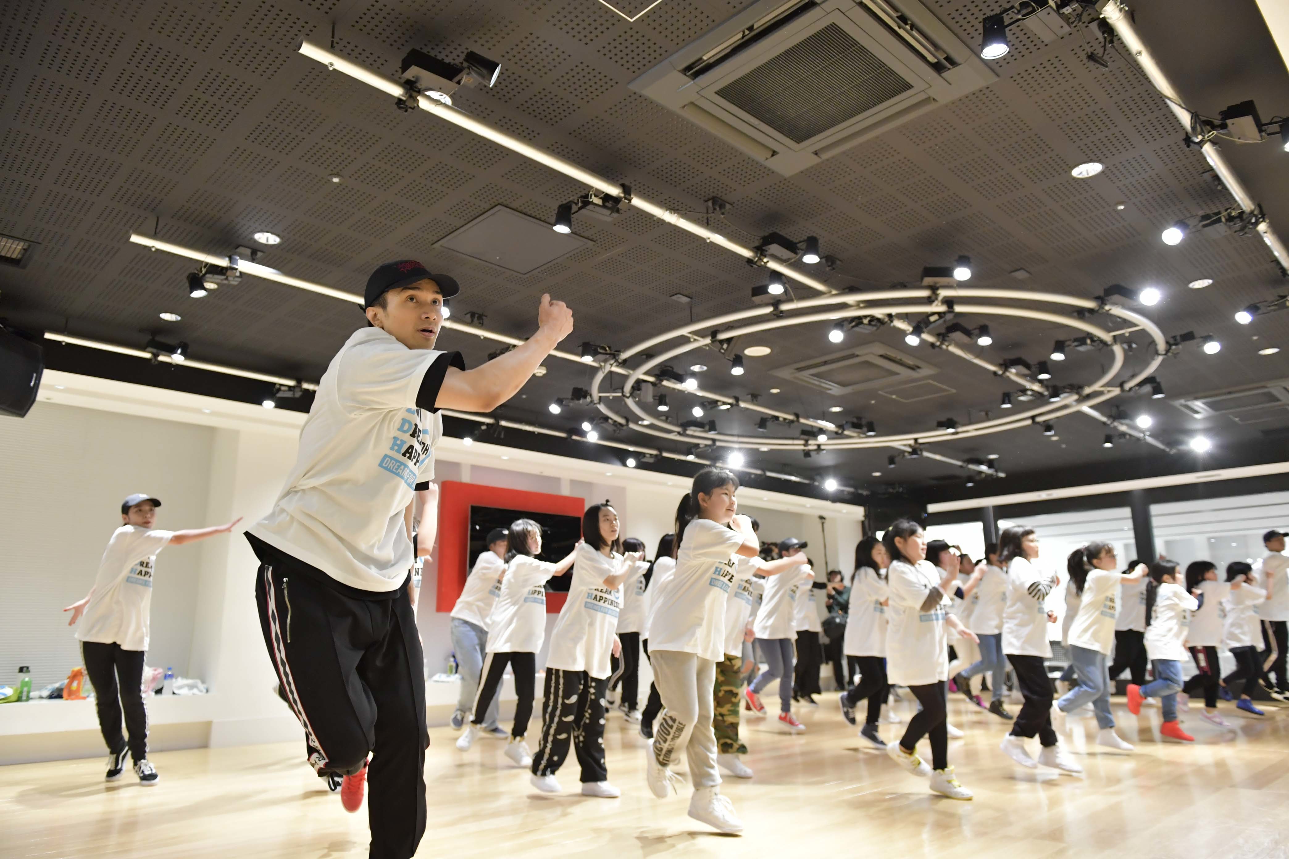 東日本大震災から7年 Exile橘ケンチ 世界らが宮城県 仙台市で子どもたちにダンスレッスン ダンスは人と人を繋げる力がある Spice エンタメ特化型情報メディア スパイス