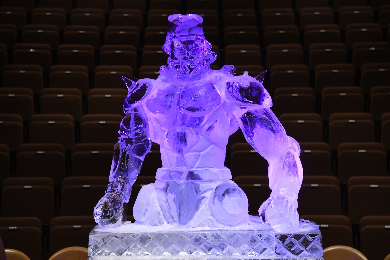 クレイジー・ダイヤモンドの巨大氷彫刻