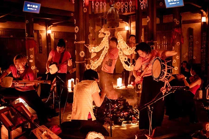庭劇団ペニノ『蛸入道 忘却ノ儀』（2019年）＠ロームシアター京都　 ［撮影］井上嘉和　［提供］KYOTO EXPERIMENT事務局