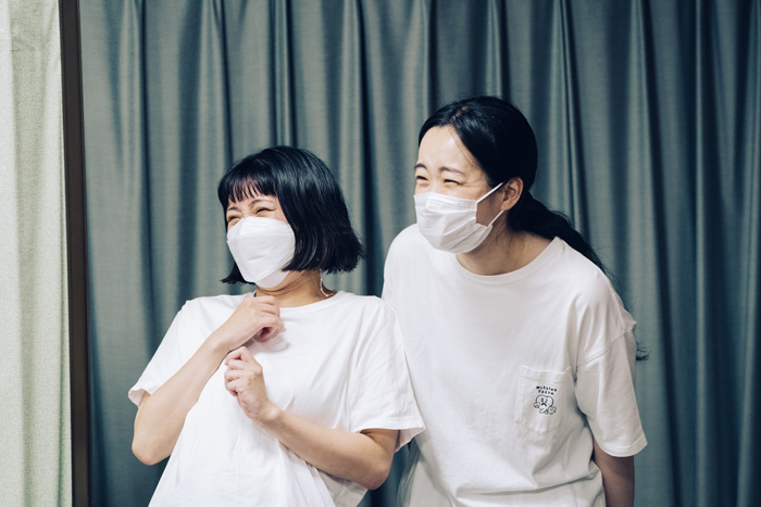 望月綾乃・大場みなみ （稽古場写真：伊原正美）