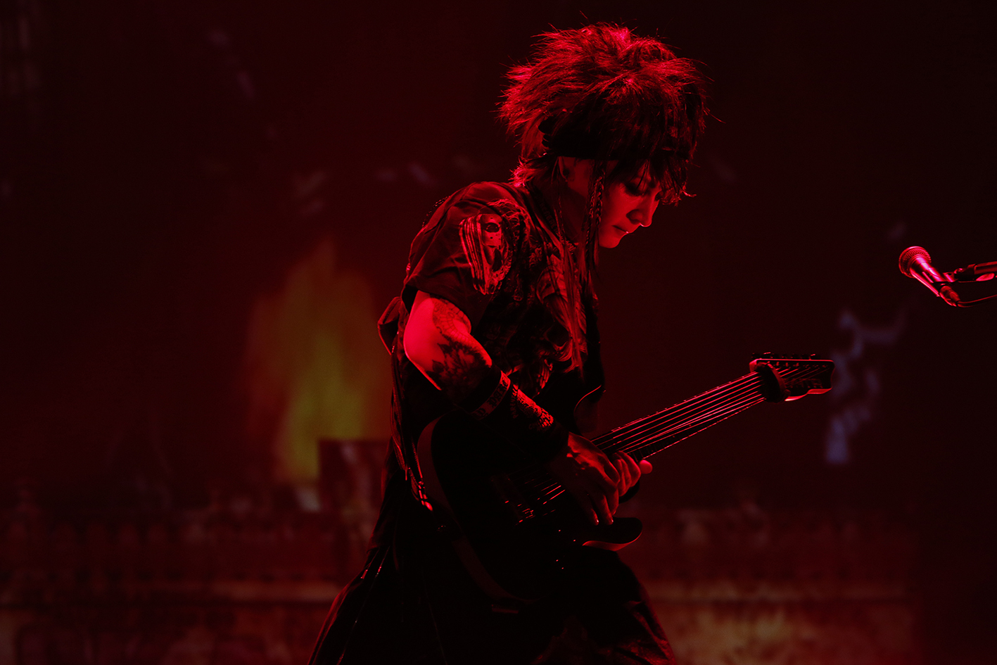 Hydeが限定衣装で登場し 覚悟はできてんのか神戸 Vamps凱旋アリーナ公演 Vamps Live 17 Underworld で叫ぶ Spice エンタメ特化型情報メディア スパイス